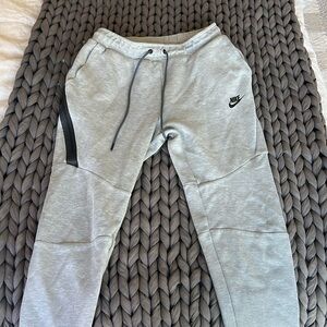Nike Tech Fleece Joggers size S